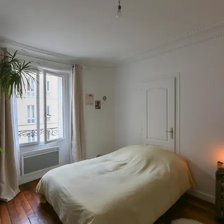 Nice 32 M Near Clignancourt Daire