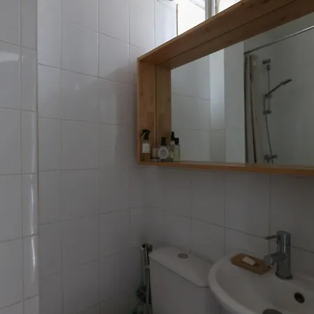 Daire Nice 32 M Near Clignancourt *